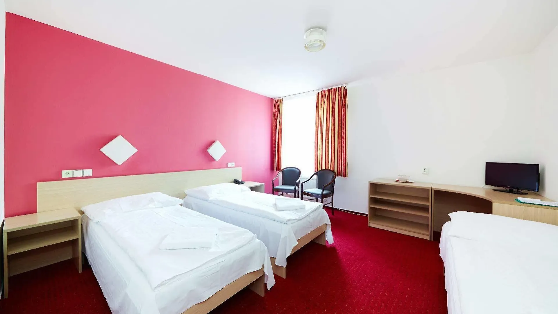 פראג Hotel Mars 3*,  צ'כיה